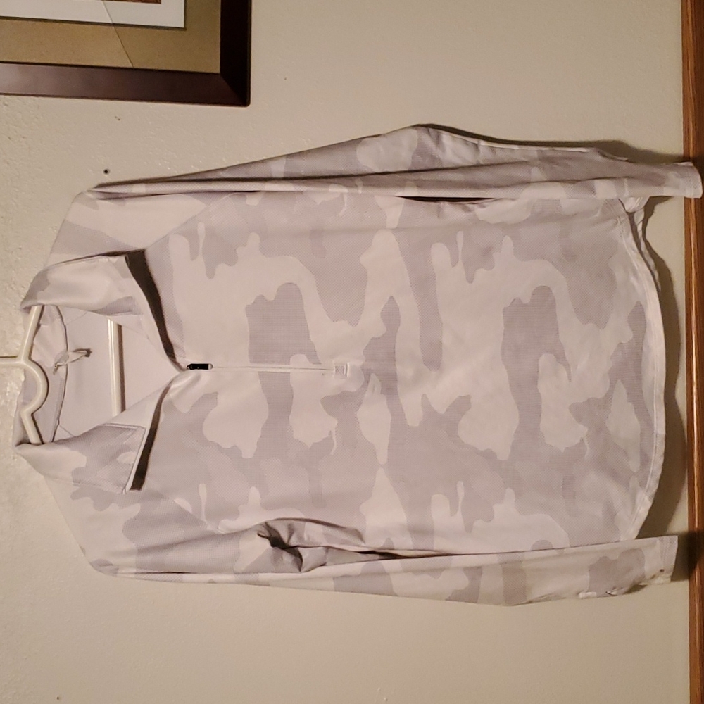 Under Armour Fitted Heat Gear pullover